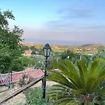 Sicilian Sunrise Host * Trecastagni