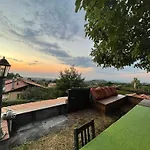 فيلة Sicilian Sunrise Host