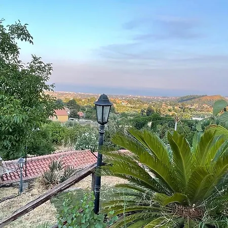 Sicilian Sunrise Host * Трекастаньи