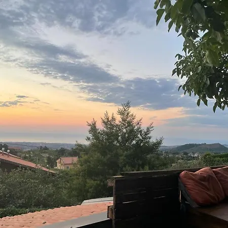 فيلة Sicilian Sunrise Host