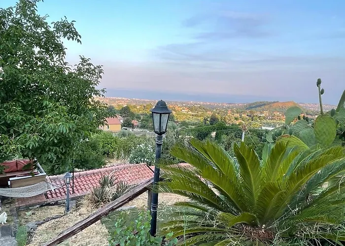 Sicilian Sunrise Host * Trecastagni